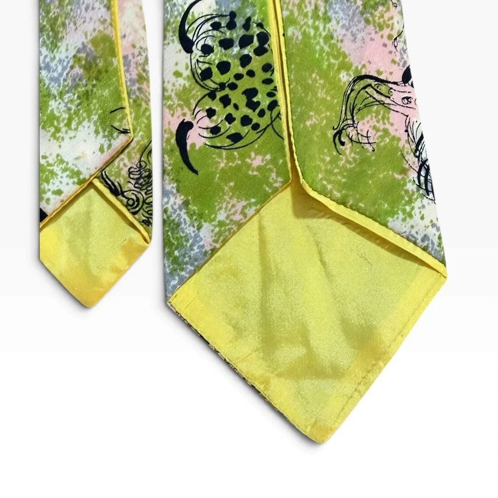Unbranded necktie showcases